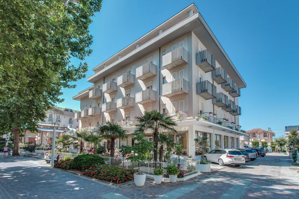 Hotel Garden 벨레지아아지마리나 외부 사진